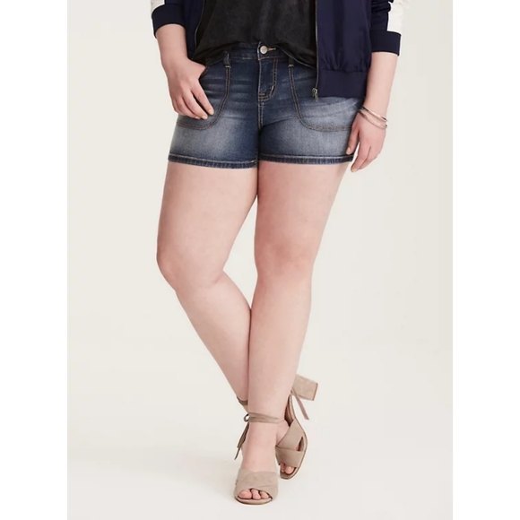Torrid Women's Skinny Short Shorts with Square Pockets Size 20 - Picture 2 of 8
